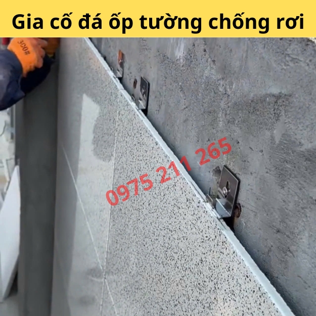 ke inox ốp tường